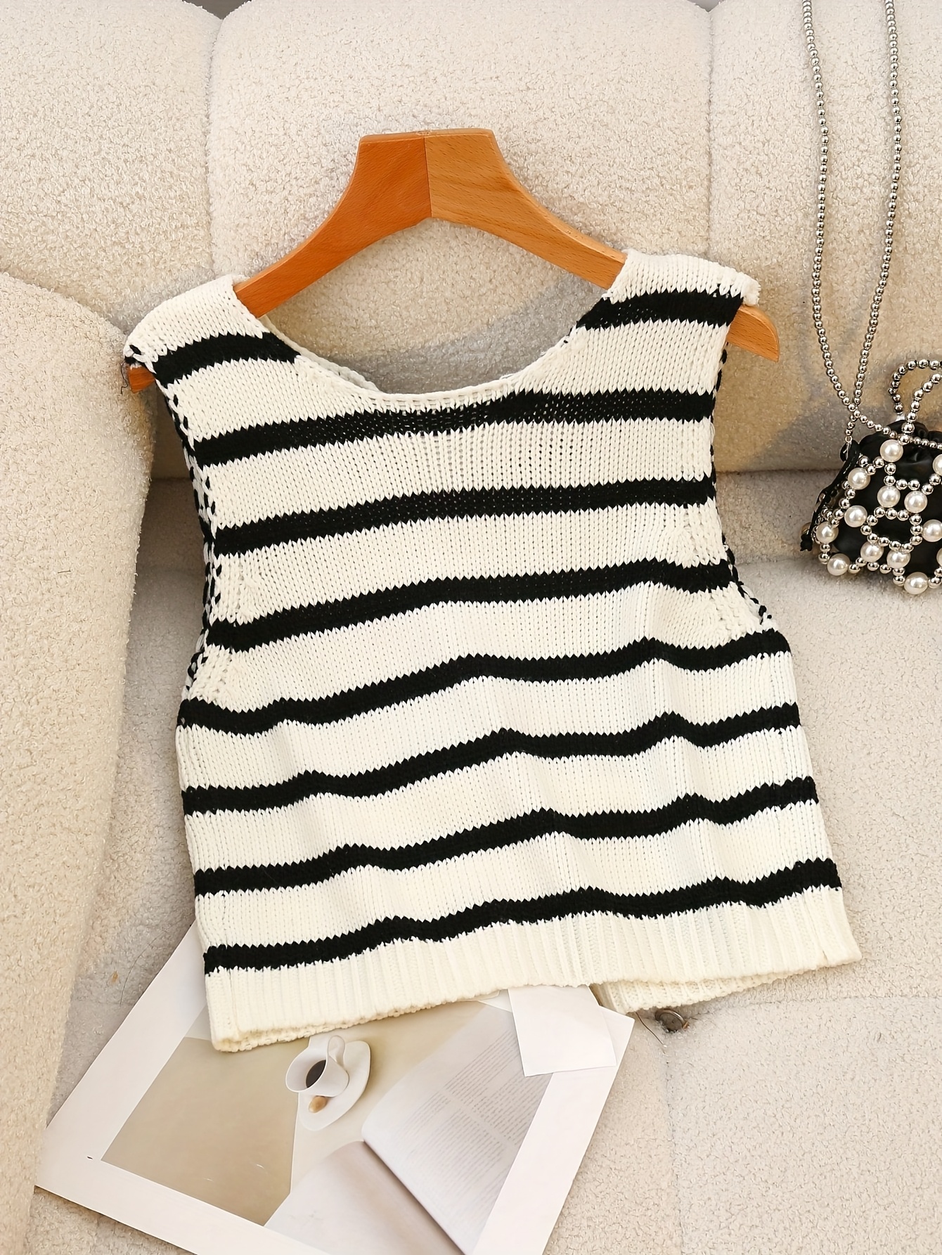Women'S Fashion Vest Tops - Women's plus size knitted vest with