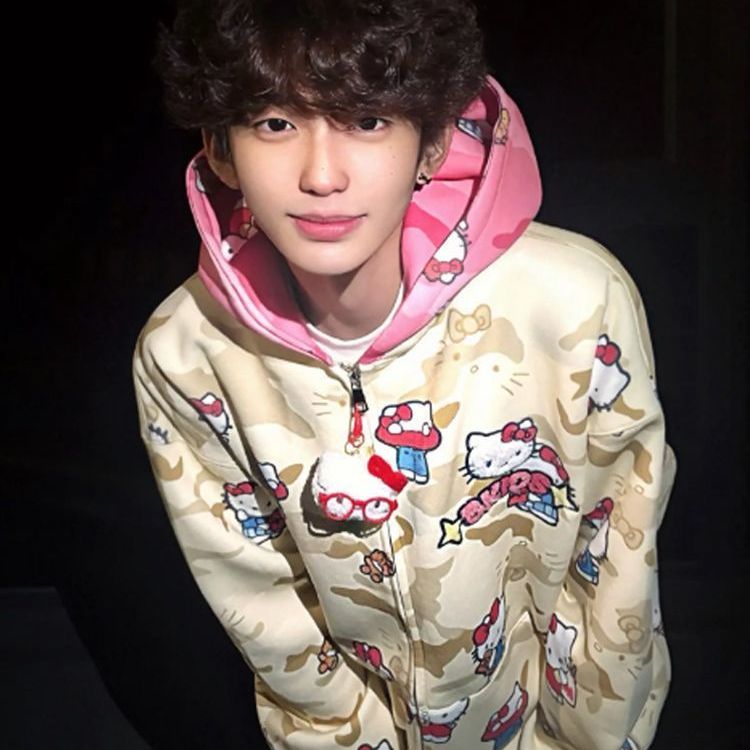 Ins New Hello Kitty Bapes Camo - Women'S Fashion Jackets ulasan dan harga
